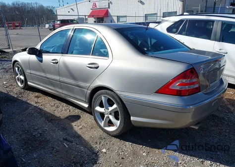 2005 Mercedes-Benz C 230 Kompressor Sport z USA, uszkodzony, nr VIN WDBRF40J85F641776